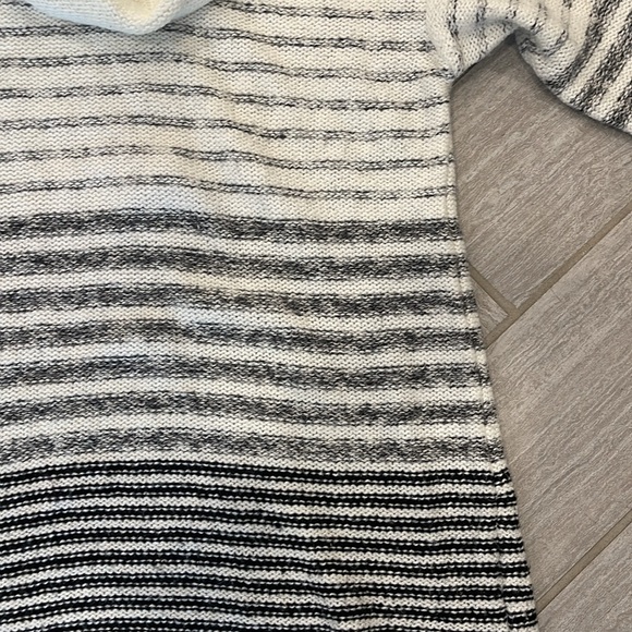 Old navy cowl neck cardigan sweater - Picture 3 of 3